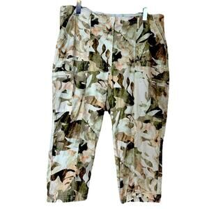 Chico’s Cargo Pants Cropped Tan Pink Neutral Camo Plus Size 3 Women’s 16